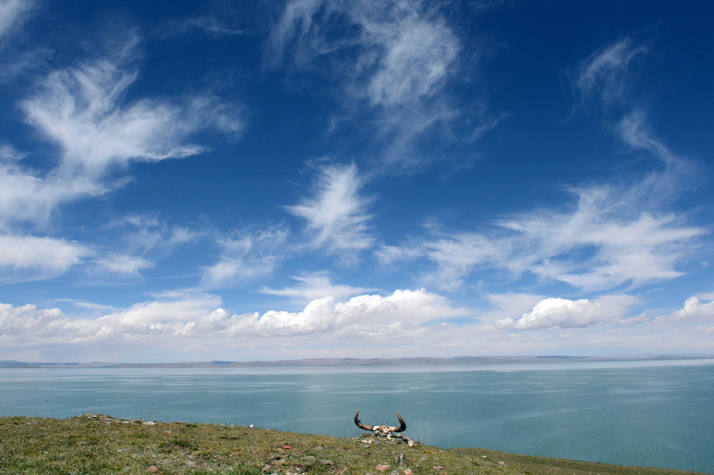 landscape of Zhaling lake